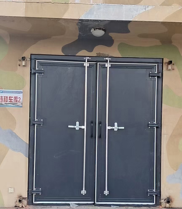 城西工业平开门