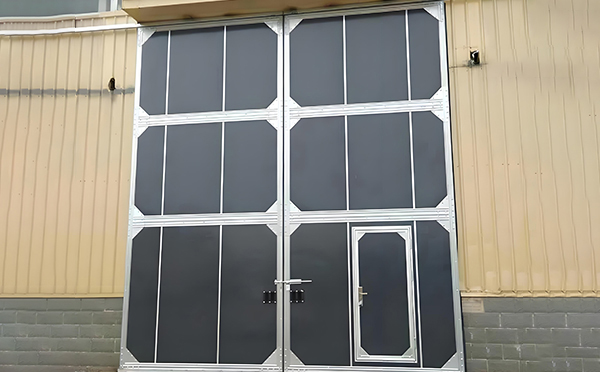 厂房城西工业门选择与维护全解析：提升效率与安全的关键要素