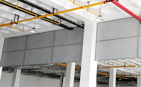 商场防烟分区常闭节点：城西挡烟垂壁高度与控制器接线图解