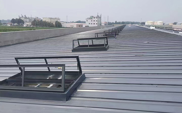 某中学室内体育馆城西排烟窗改造项目