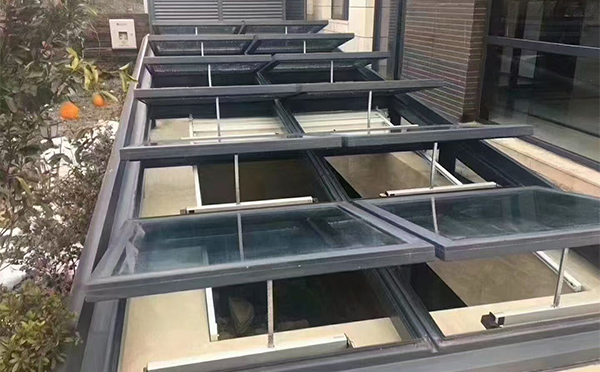 某轨道交通车辆维修车间城西排烟窗应用