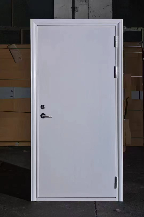 社区活动中心加装城西防火门保障居民安全